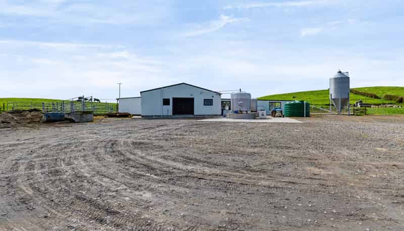 401 Bird Road, Stratford
