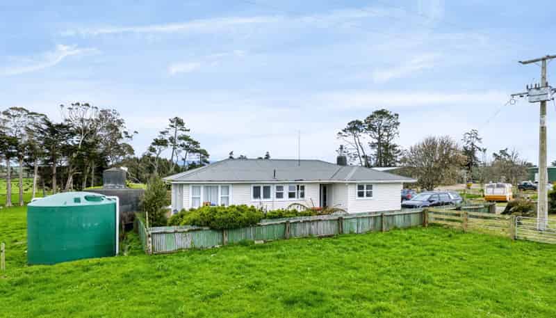 401 Bird Road, Stratford