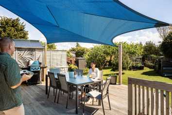 63 Kingswood Road, Brookfield