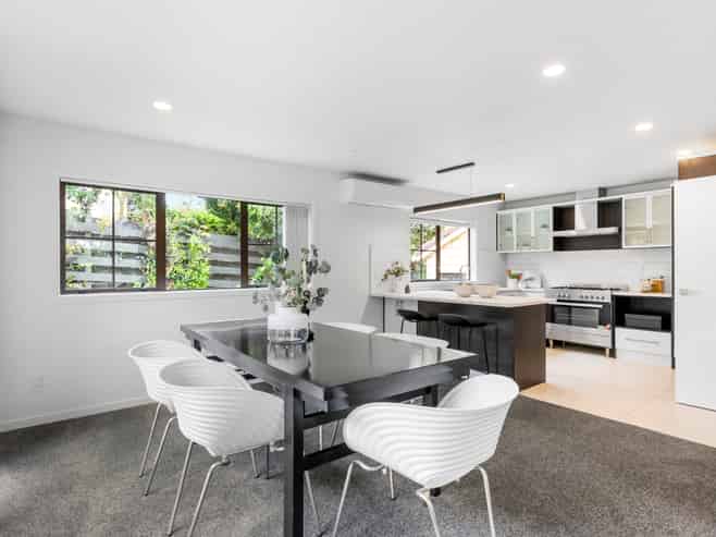 81B Owairaka Avenue, Mount Albert