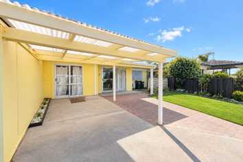 2/43 McIntyre Road, Mangere Bridge