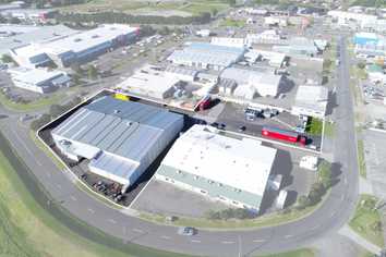 Large-Format Retail or Trade Space in Waiwhakaiho 