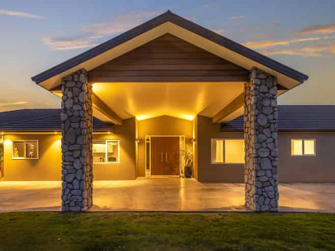 1097 Queen Street East, LEVIN