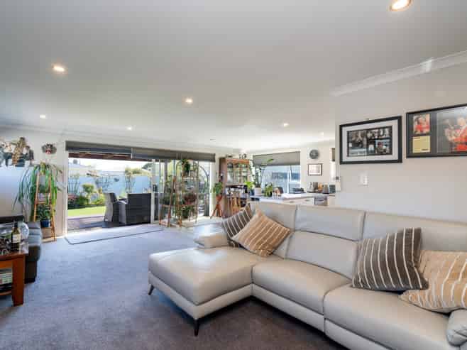 201 Margaret Street, Glengarry