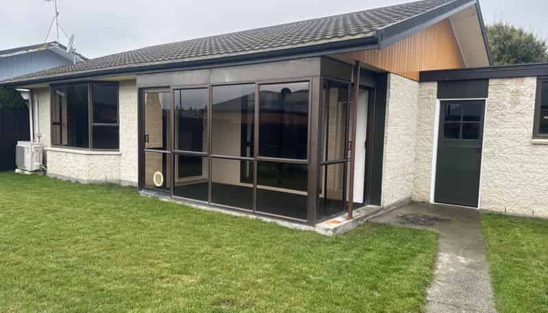 2/260 Moore Street, Ashburton