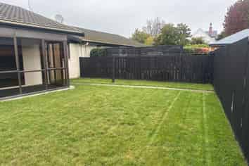 2/260 Moore Street, Ashburton