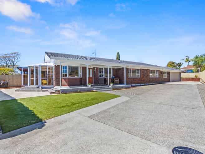 16 Waratah Street, Matua