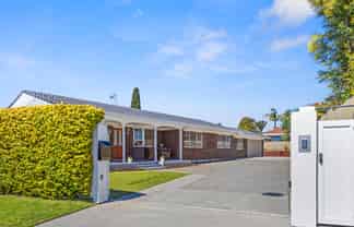 16 Waratah Street, Matua