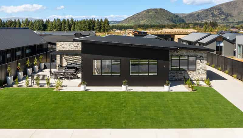 10 Packer Road, Wanaka