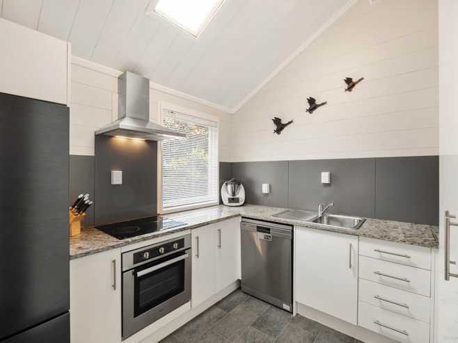 2/2 Claude Road, Hillpark