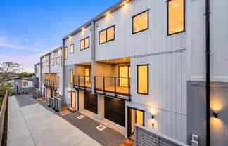 4/17 Peverill Crescent, Papatoetoe