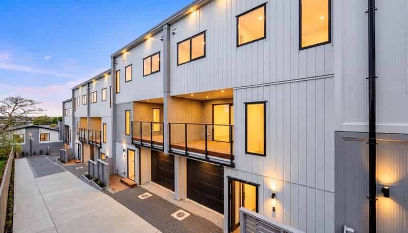 4/17 Peverill Crescent, Papatoetoe