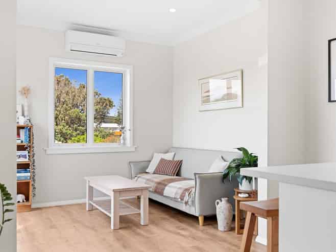 10 Marine Parade, Otaki Beach