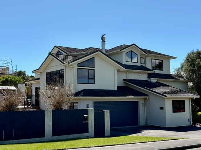 11 Toru Road, Paraparaumu Beach