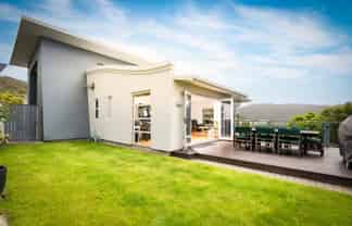 7 Caughley Grove, Karori