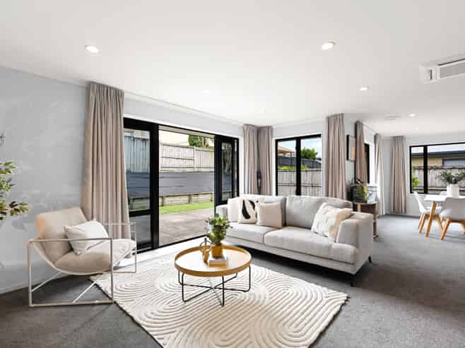 72 Wiltshire Drive, Huntington
