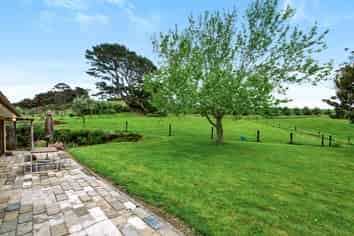 11 Anzac Valley Road, Waitakere