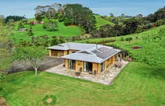 11 Anzac Valley Road, Waitakere