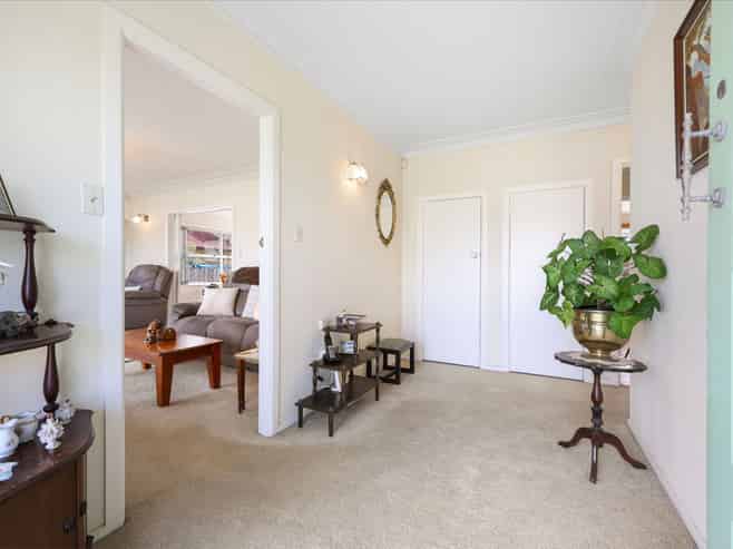 2 Buckingham Crescent, Papatoetoe