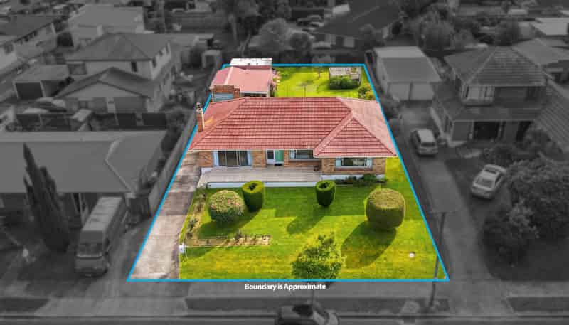 2 Buckingham Crescent, Papatoetoe
