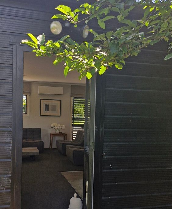 CAMBRIDGE UNIT - ALL EXPENSES INCLUDED IN RENT 4