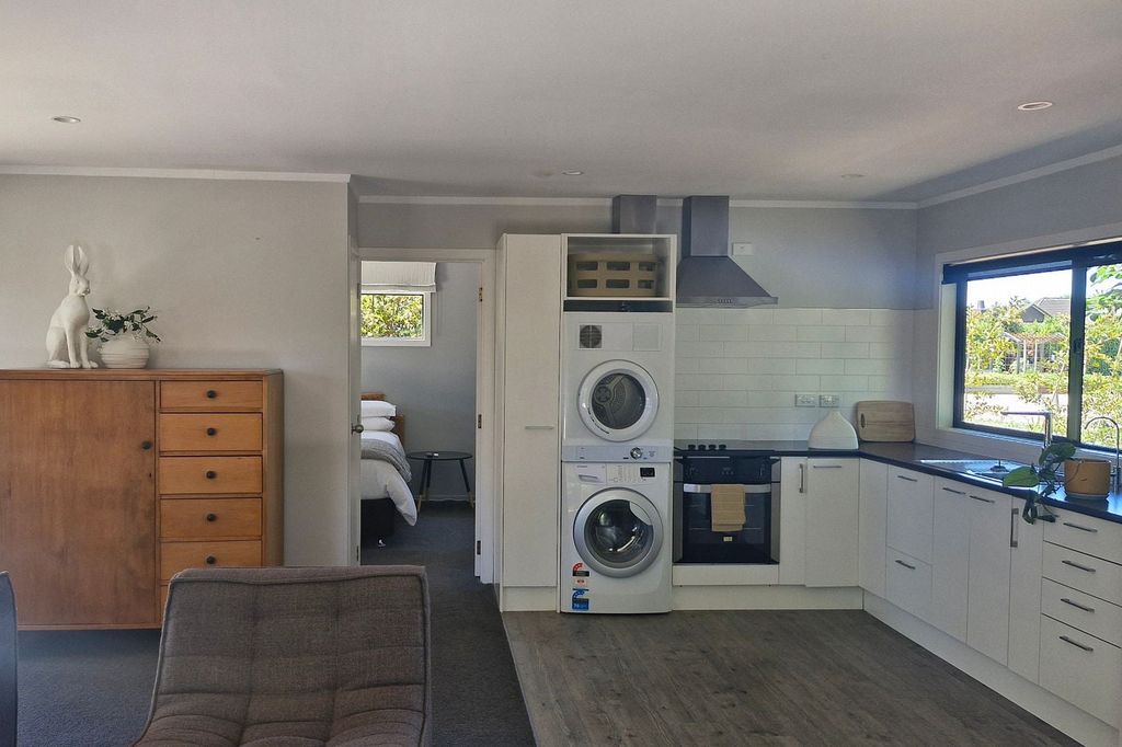 CAMBRIDGE UNIT - ALL EXPENSES INCLUDED IN RENT 5
