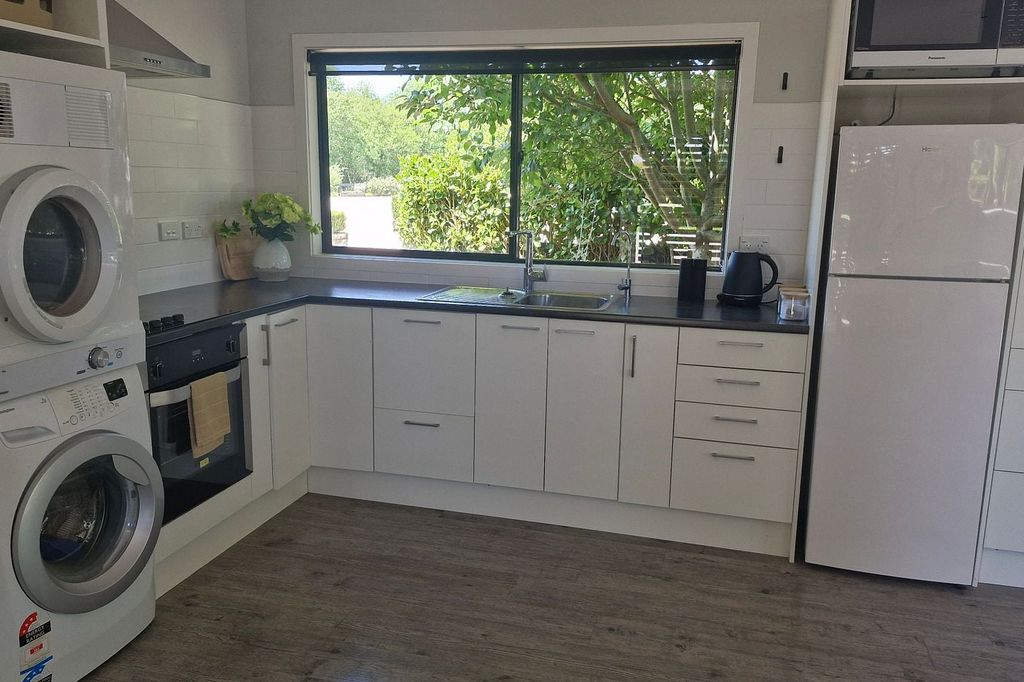 CAMBRIDGE UNIT - ALL EXPENSES INCLUDED IN RENT 3
