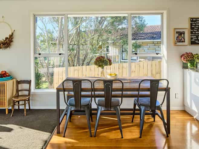 8 Beazley Avenue, Paparangi
