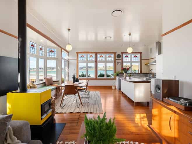 249 Queens Drive, Lyall Bay