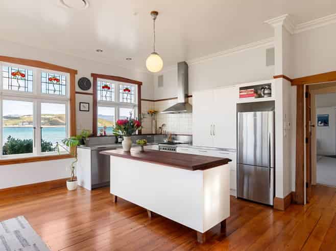 249 Queens Drive, Lyall Bay