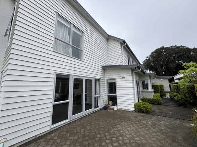 22 Rowan Road, Epsom