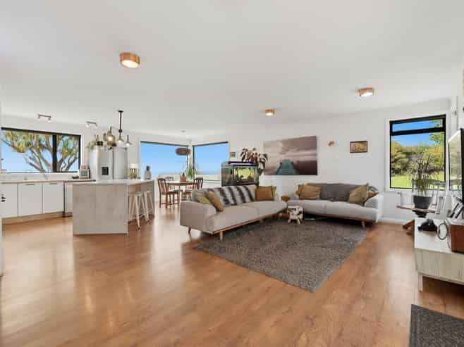 8 Ellersley Street, Halfway Bush