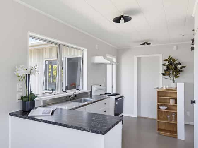 195 Tutere Street, Waikanae Beach