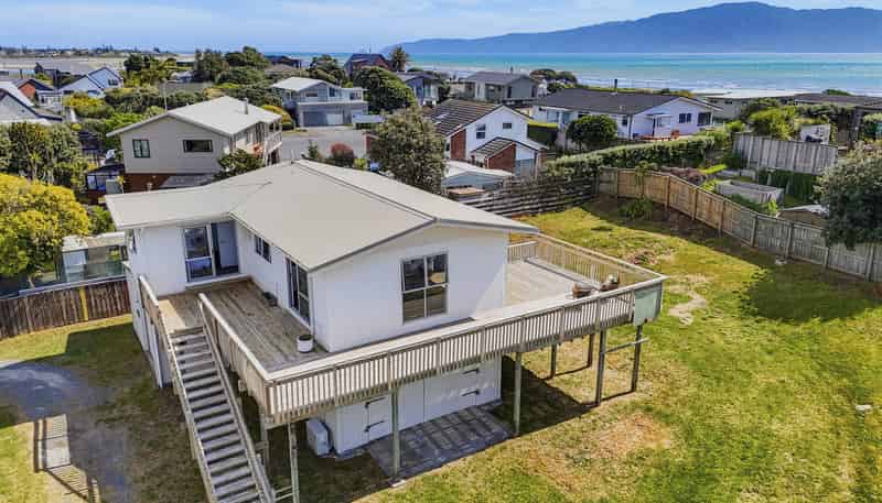 195 Tutere Street, Waikanae Beach