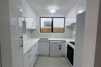 1/1A Pollen Street, Johnsonville