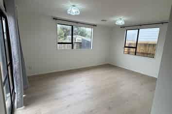 1/1A Pollen Street, Johnsonville
