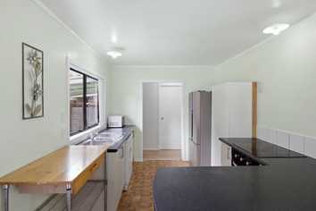 2/1471 Great North Road, Waterview