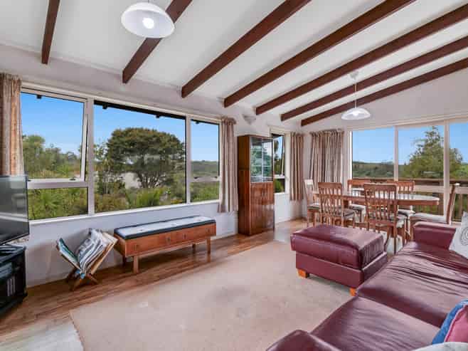 12 Kotanui Avenue, Army Bay