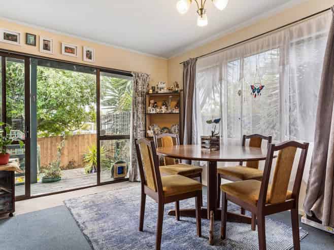 2/78 Hindmarsh Street, Henderson