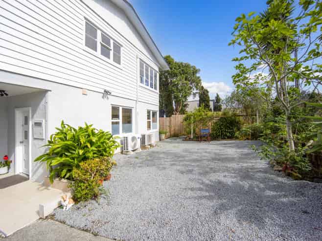 105 & 105A Richardson Road, Mount Albert
