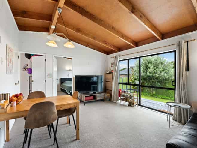 3/399 West Coast Road, Glen Eden
