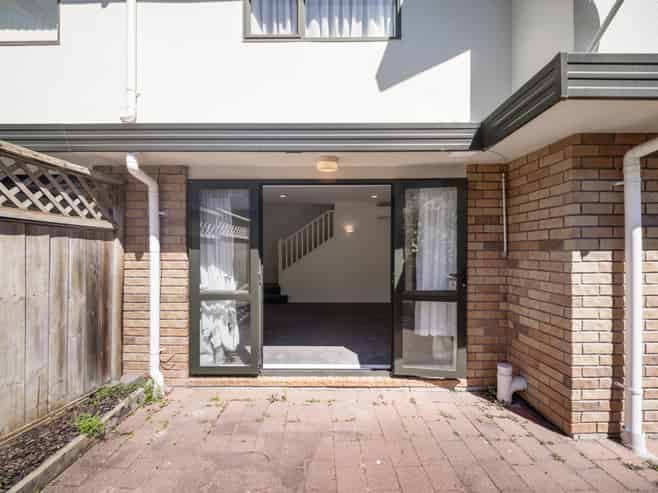 17/2 Arawa Street, New Lynn