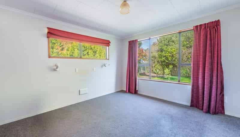 146 Woodside Road, Pleasant Valley