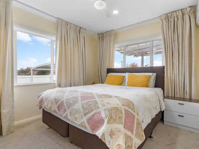 8 Cameron Street, Papakura