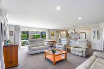 37 Holland Street, Glenholme