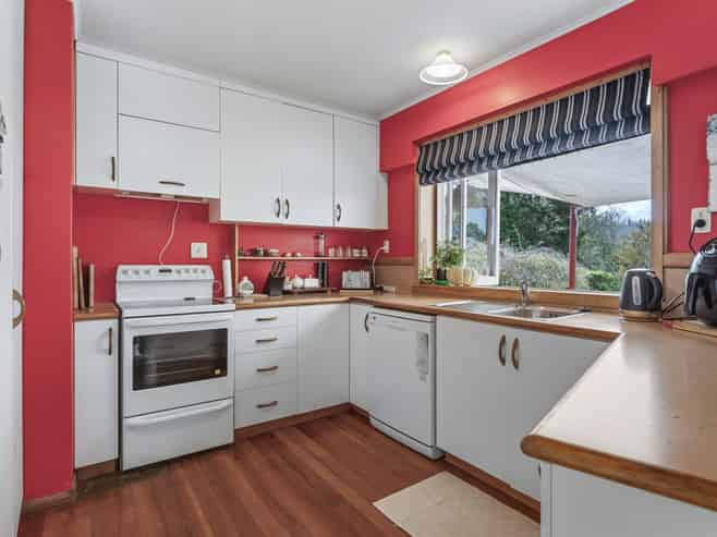 2/181 Mapara Road, Acacia Bay