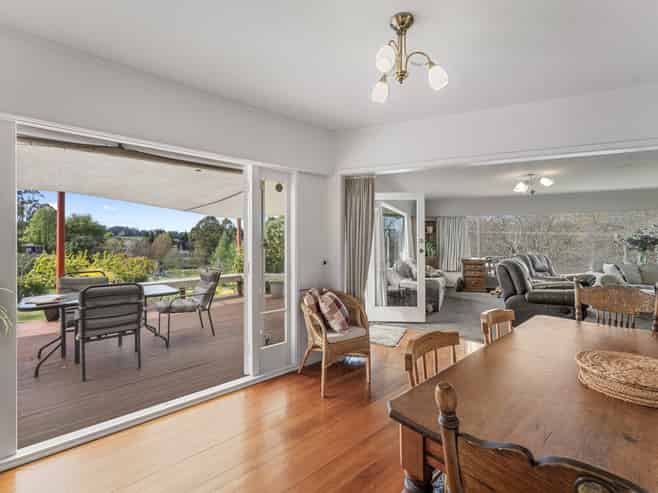 2/181 Mapara Road, Acacia Bay