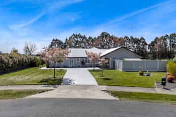 54 Mapleham Drive, Pegasus