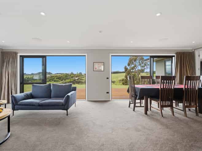 14 Suncrest Drive, Tasman