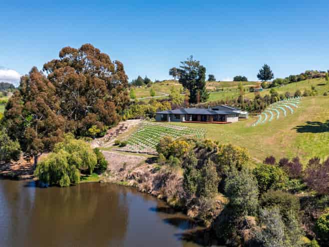 14 Suncrest Drive, Tasman